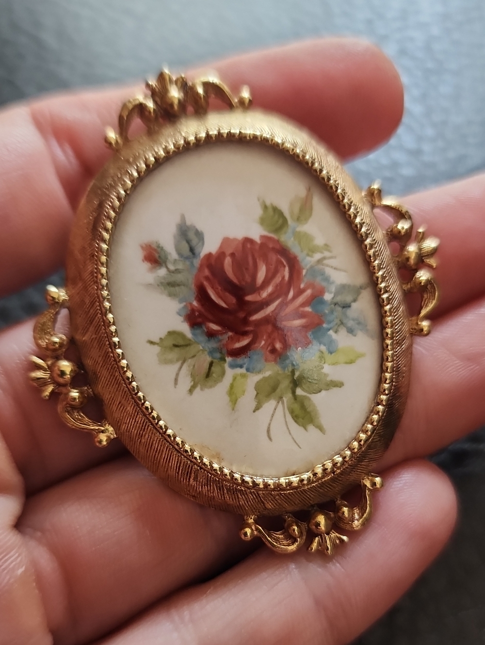 Vintage Gold-Tone Floral Porcelain Pendant Brooch - Red Rose